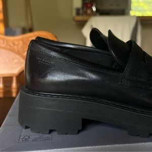 Vagabond Black Cosmo 2.0 Loafers